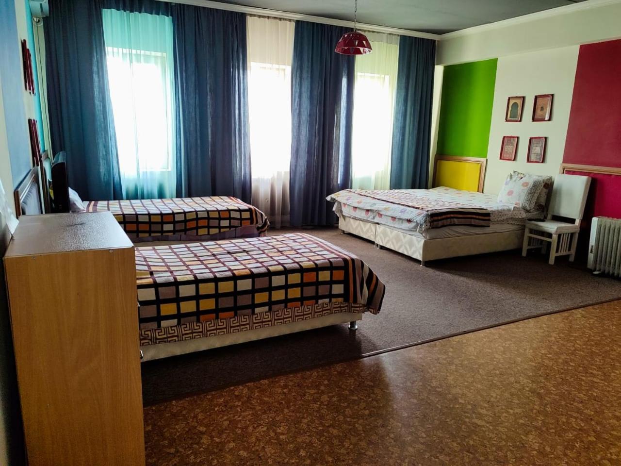 Hotel Strelets à Bichkek Extérieur photo